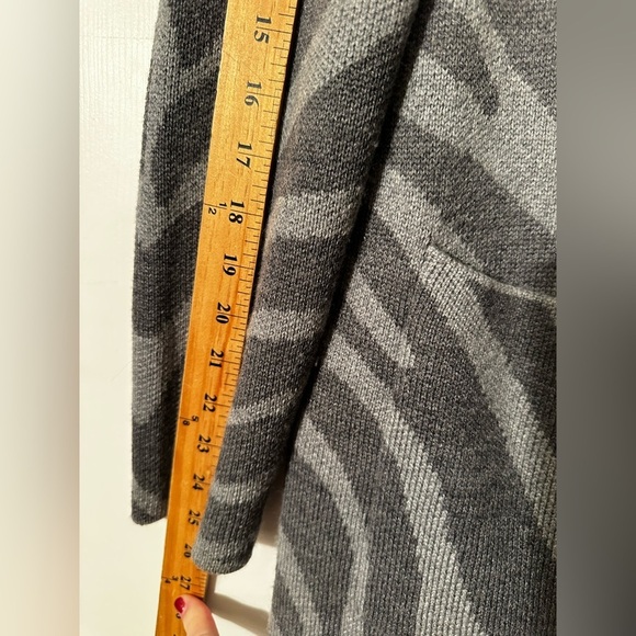 J. McLAUGHLIN Hallie MD Gray Zebra Animal Print WOOL Blend Duster Pocket NICE - Picture 10 of 13